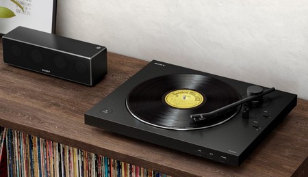 Sony sigue apostando por los vinilos con su nuevo tocadiscos, el PS-LX310BT: aire clásico y conexión sin cables