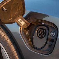 Los concesionarios avisan: no adelantarán las nuevas ayudas a la compra de coches eléctricos, pese a que el Gobierno ha prometido que serán directas