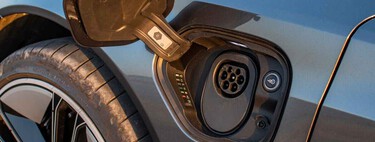 Los concesionarios avisan: no adelantarán las nuevas ayudas a la compra de coches eléctricos, pese a que el Gobierno ha prometido que serán directas