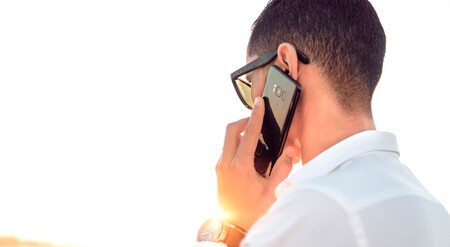 El mejor truco para que te pasen con un agente cuando llames a atención telefónica: habla mal