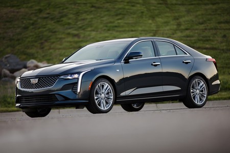 El Cadillac CT4 va al acecho del Clase A en el juego de los sedanes compactos