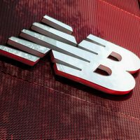 New Balance liquida a mitad de precio las zapatillas estrella que ya hacen sombra a las Nike  