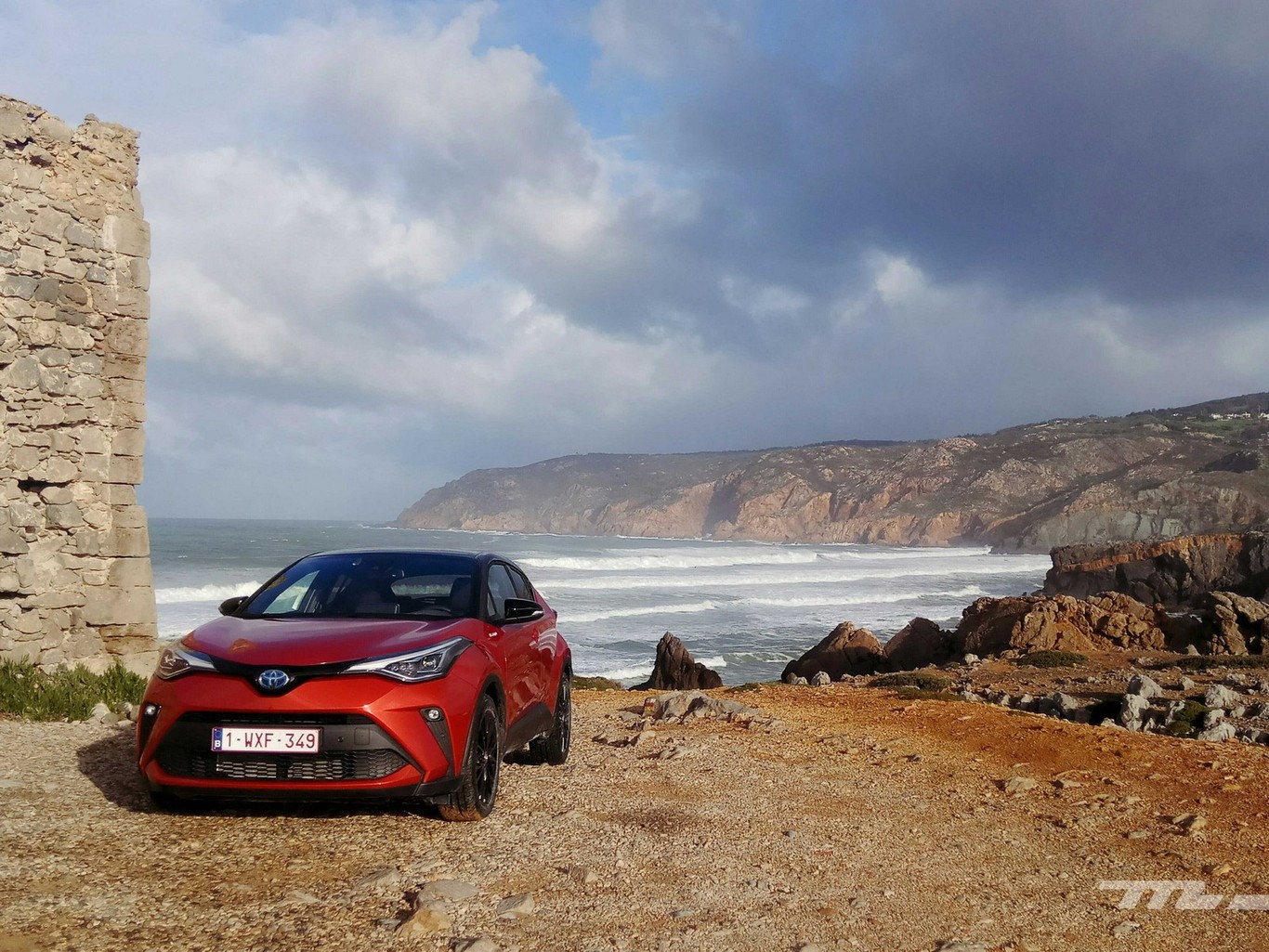 Probamos el nuevo Toyota C-HR: el SUV híbrido mantiene su habitabilidad, pero aumenta de potencia hasta 184 CV