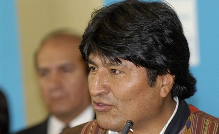 Bolivia subirá un 83% el precio de los carburantes por decreto
