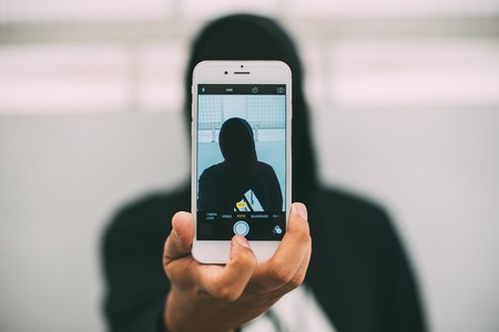 "Derecho a la inocencia", la ley británica que permitirá borrar de Internet lo publicado antes de los 18