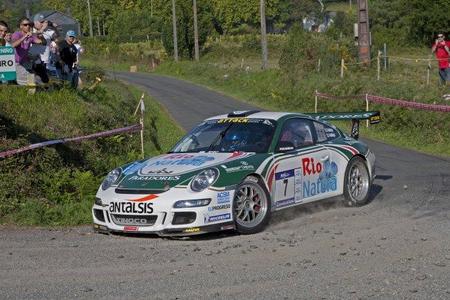 El equipo Porsche-Vallejo debuta con victoria en Ferrol