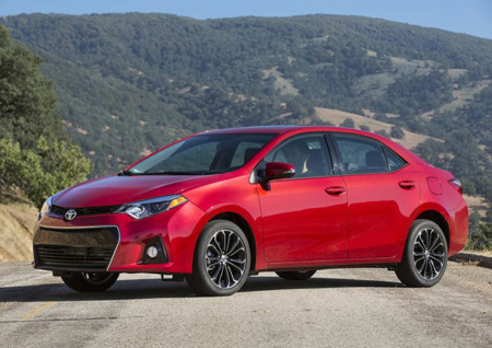 Toyota Corolla 2014 800x600 Wallpaper 01