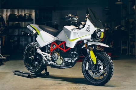 La última propuesta de Walt Siegl, una preciosa Ducati Hypermotard digna del Dakar de los años '80