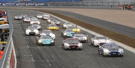 Salida FIA GT1 World 2010 en Silverstone