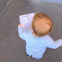 No tenía con quién dejar a su hijo para una entrevista de trabajo, así que le dijeron que lo llevara con ella