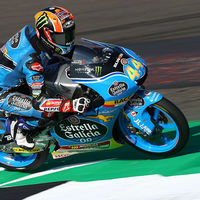 Enorme remontada de Áron Canet en Moto3 que gana en Silverstone tras salir 16º