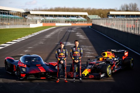 Verstappen Albon Aston Martin Valkyrie