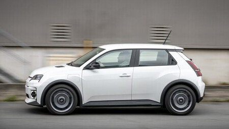 Renault 5 elétrico teve um bom começo de carreira | Alex Krassovsky