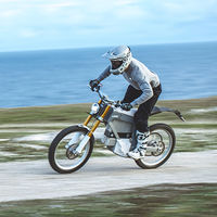 Esta moto eléctrica sueca de 10 CV y más de 13.000 euros es la demostración de que a veces menos es más