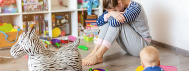 La depresión de las madres que se quedan en casa, una realidad que debemos tratar con comprensión y apoyo