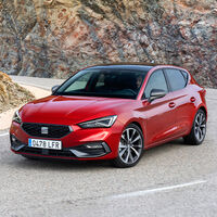 El peor enemigo del CUPRA León está en casa: por 4.000 euros menos puedes comprar un SEAT León con etiqueta ECO casi idéntico