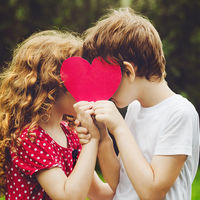 Se enamoraron en la guardería y él le pidió matrimonio más de veinte años después en el aula de preescolar en la que se conocieron