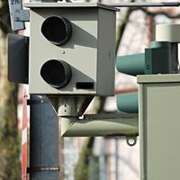 Los italianos aman la velocidad, un pueblo registró 56,568 multas en dos semanas