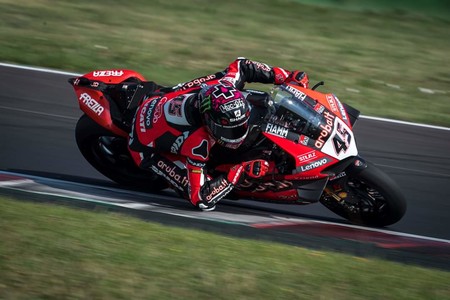Acaban los test en Misano: la Ducati Panigale V4 R a una décima del mejor tiempo de Miguel Oliveira con la MotoGP