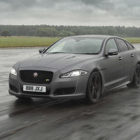 Así es el nuevo Jaguar XJR575, una superberlina que ahora alcanza 575 CV