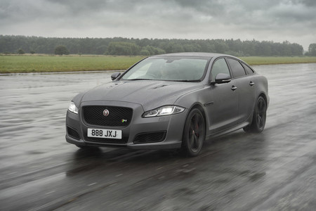 Así es el nuevo Jaguar XJR575, una superberlina que ahora alcanza 575 CV