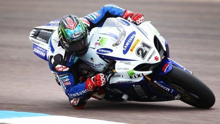British Superbikes 2011: un gran John Hopkins en el accidentado estreno de Snetterton 300