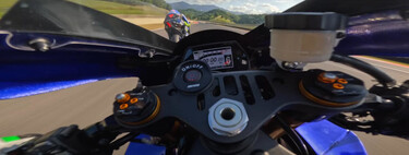 Persecución épica: este ex piloto de MotoGP guerreando con un héroe de Superbikes es lo mejor que vas a ver hoy