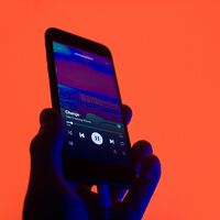 Las listas de Spotify se han llenado de canciones IA. Es en buena medida consecuencia de lo que Spotify ha incentivado