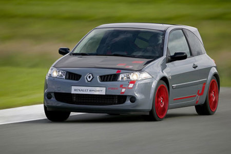 El Renault Mégane RS R26.R puede incluso con algunos grandes