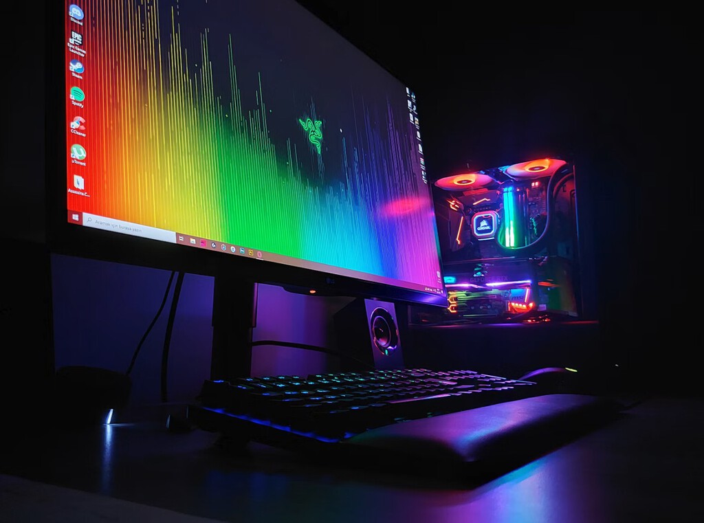 Hoy en Coolmod, este brutal combo (rebajado por Black Friday) de PC gaming más monitor esquiva la escalada de precios por la IA