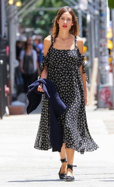 Esta vez el mejor look no lo lleva Alexa Chung (sino su desconocida amiga)