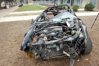 Hay gente con mucha suerte (LXIV): Caer con un coche por un acantilado y sobrevivir