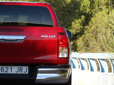 Marca Prueba Toyota Hilux Exteriores Asfalto