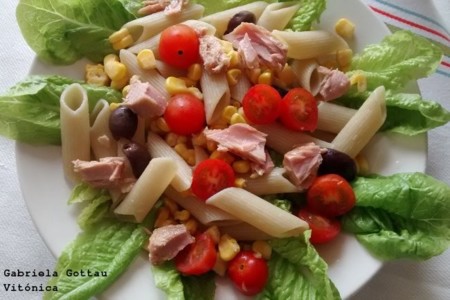 Ensalada de pasta y atún. Receta saludable