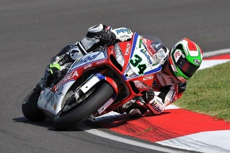 Chaz Davies y Davide Giugliano confirmados como pilotos Ducati en el WSBK 2014