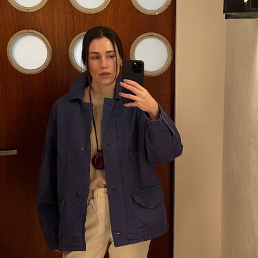 Decathlon rebaja la chaqueta aislante e impermeable más discreta que llevaremos de lunes a domingo 