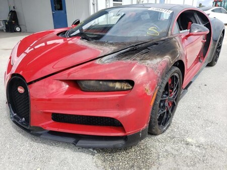 ¡Ofertón! Un Bugatti Chiron quemado a la venta por casi diez veces menos de su valor