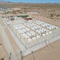 Las baterías gigantes serán la próxima gran apuesta de la CFE: quieren almacenar electricidad solar para usarla cuando el país la necesite 