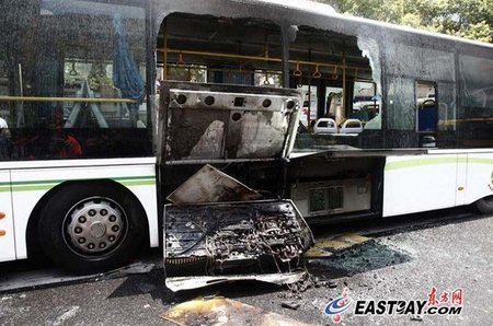 Un autobús eléctrico que se incendia en China