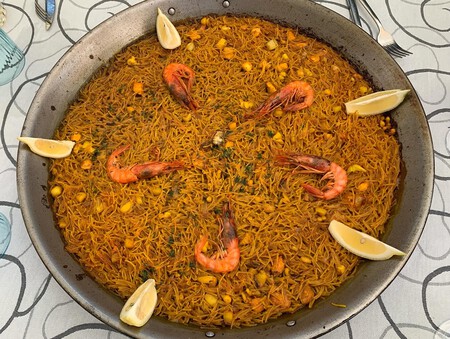 Pueblo Costero Valencia Verano Familia Bonito Sin Turistas Playa Comida Rica Escapada Barata