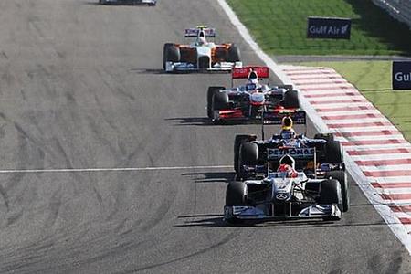 f1_michael-schumacher-jenson-button-y-mark-webber-en-gp-de-bahrein.jpg