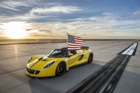 Así batió el Hennessey Venom GT Spyder al Bugatti Veyron: 427,44 km/h, averiado y con 300 cv menos