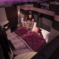 Qatar Airways estrena las primeras camas dobles a bordo de un avión