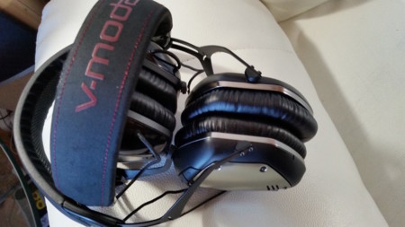 Aquí podemos ver la diferencia en la diadema de los M-100 y de los Crossfade Wireless