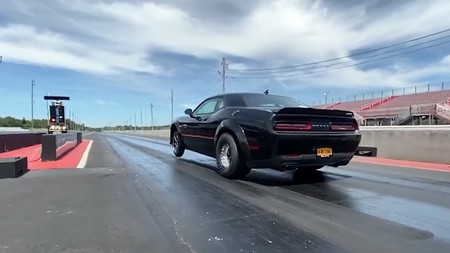 ¡Descomunal! El Dodge Challenger Demon con motor Hellephant de 1.014 CV ya es 0,5 segundos más rápido en el cuarto de milla