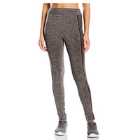 Pantalones Seamless Pedro del Hierro por 16,94 euros en Amazon. Precio de outlet 