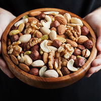 Una niña de cinco años muere al atragantarse con un fruto seco: el peligro de estos alimentos