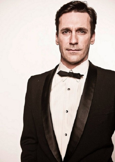 A Jon Hamm no le va a quedar otra que ponerse calzoncillos