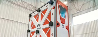 Esta casa prefabricada es como una tienda de campaña gigante: se pliega en una caja y caben hasta ocho personas 