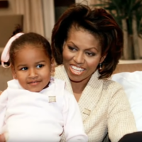 Michelle Obama revela que sufrió un aborto y sus hijas nacieron por FIV, visibilizando la realidad de muchas mujeres